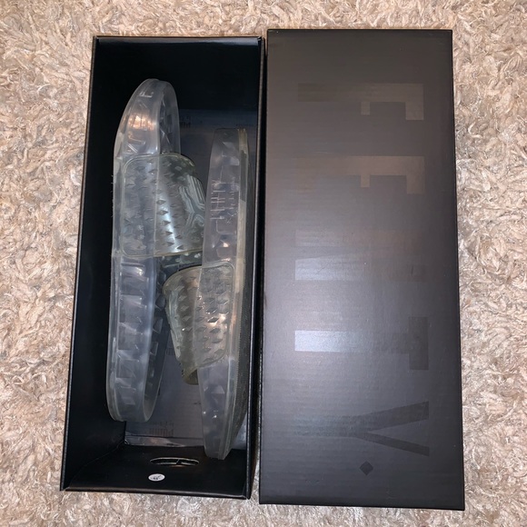 puma rubber slippers